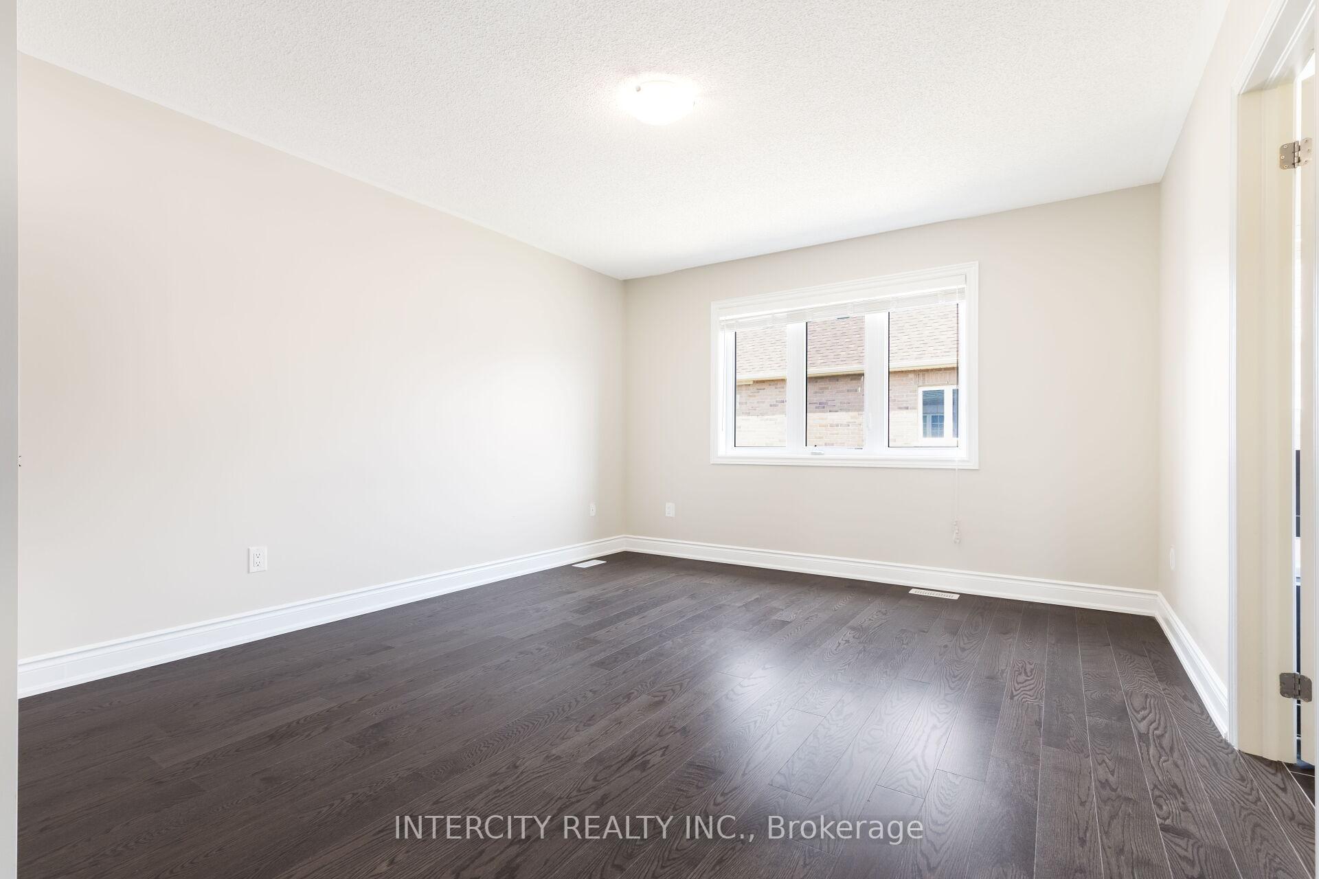 Photo 19 of 40 Donald Stewart Road, Brampton, Northwest Brampton — HOMEH
