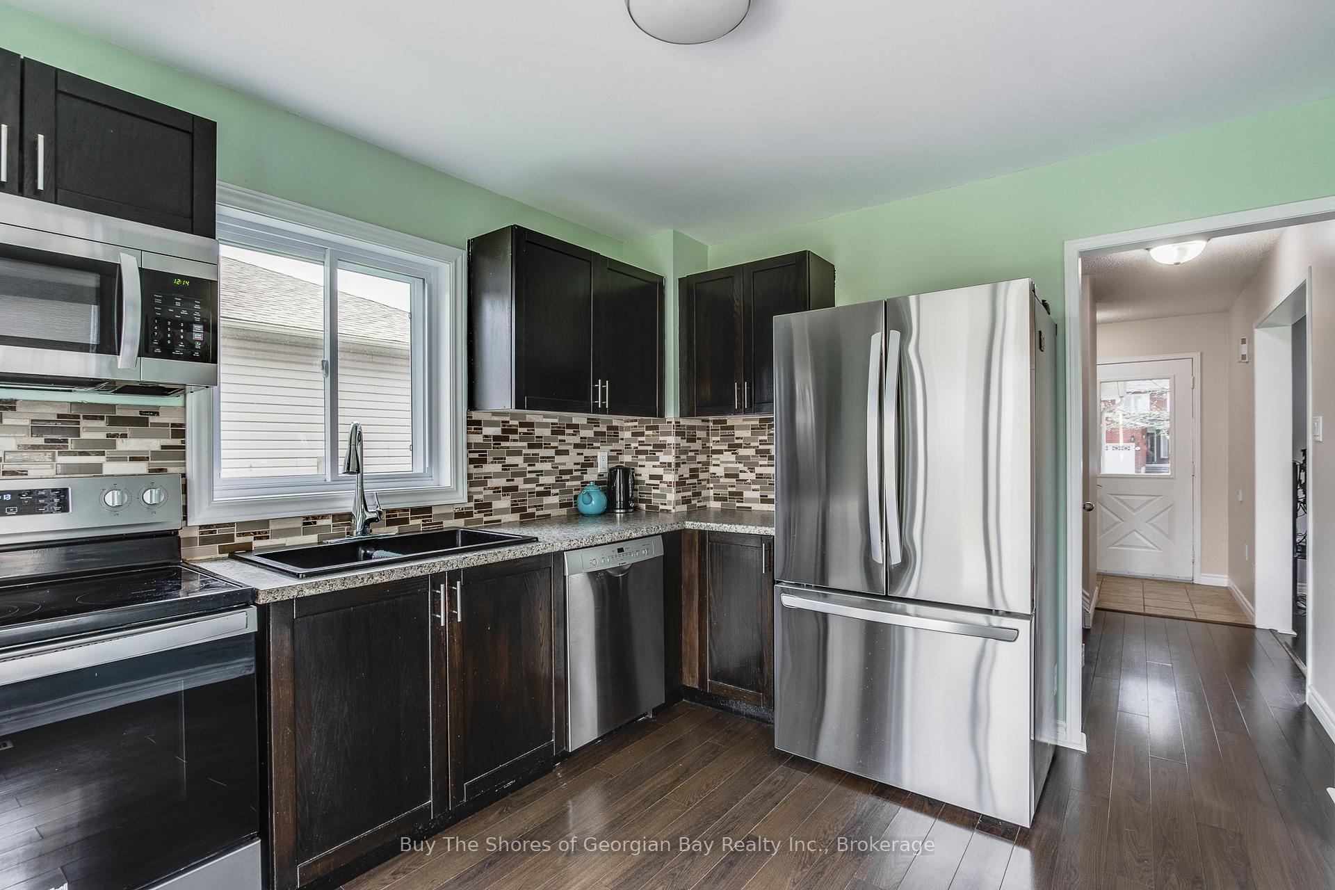 Photo 7 of 96 Barre Drive, Barrie, Painswick North — HOMEH