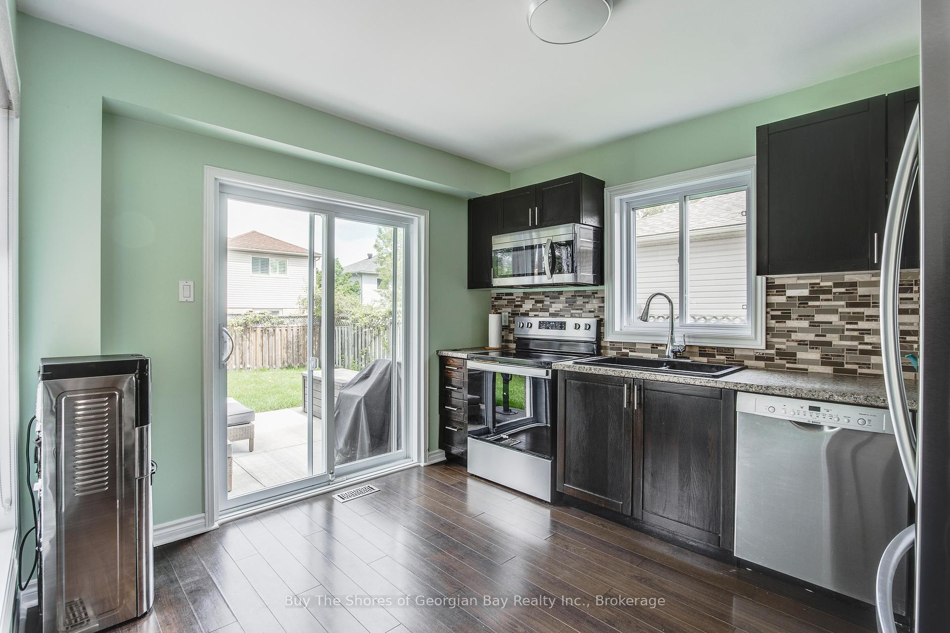 Photo 9 of 96 Barre Drive, Barrie, Painswick North — HOMEH