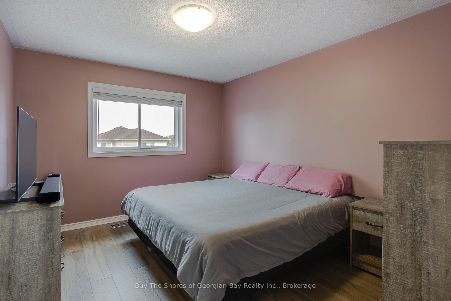 Photo 13 of 96 Barre Drive, Barrie, Painswick North — HOMEH