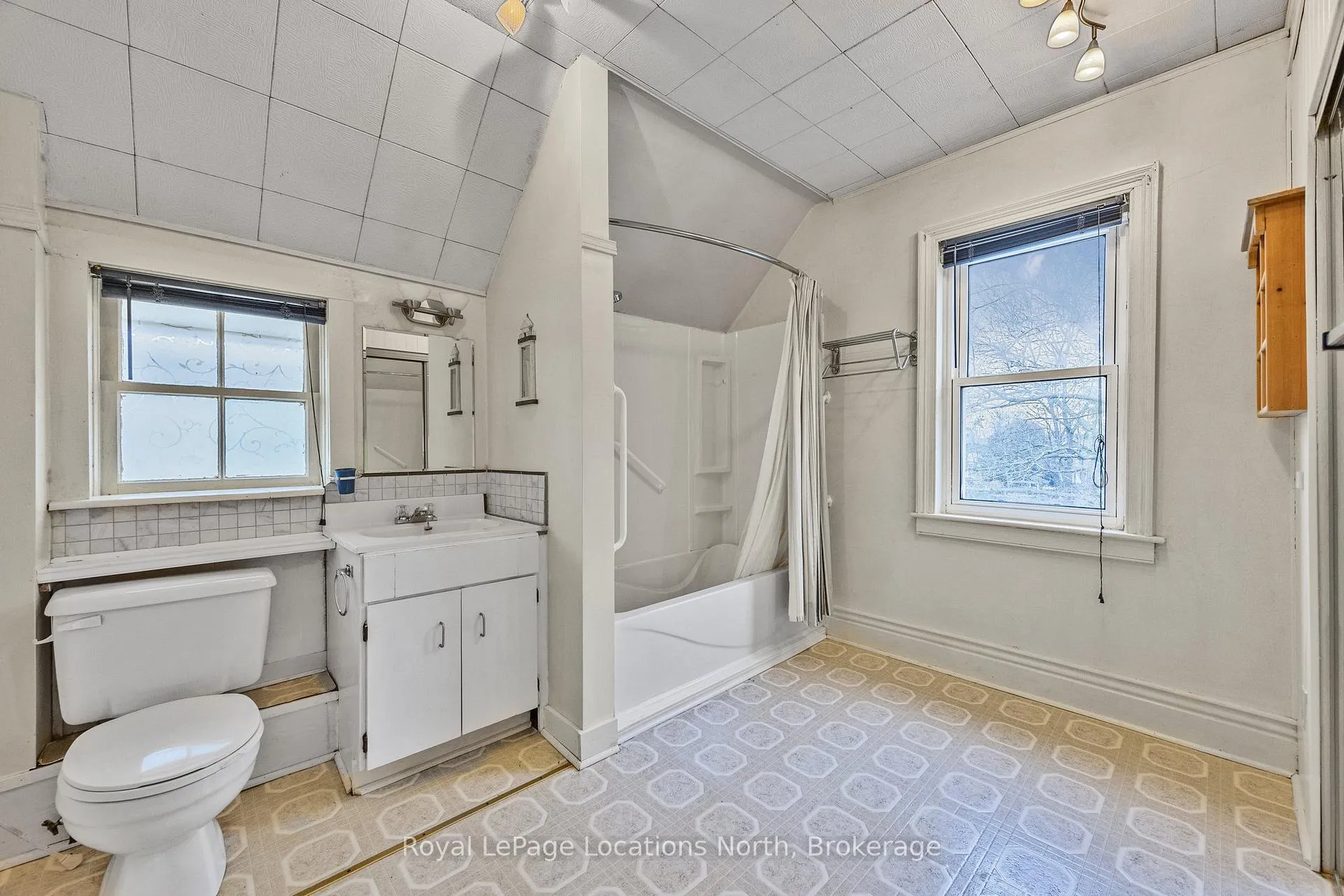 Photo 23 of 163 Henry Street, Meaford — HOMEH