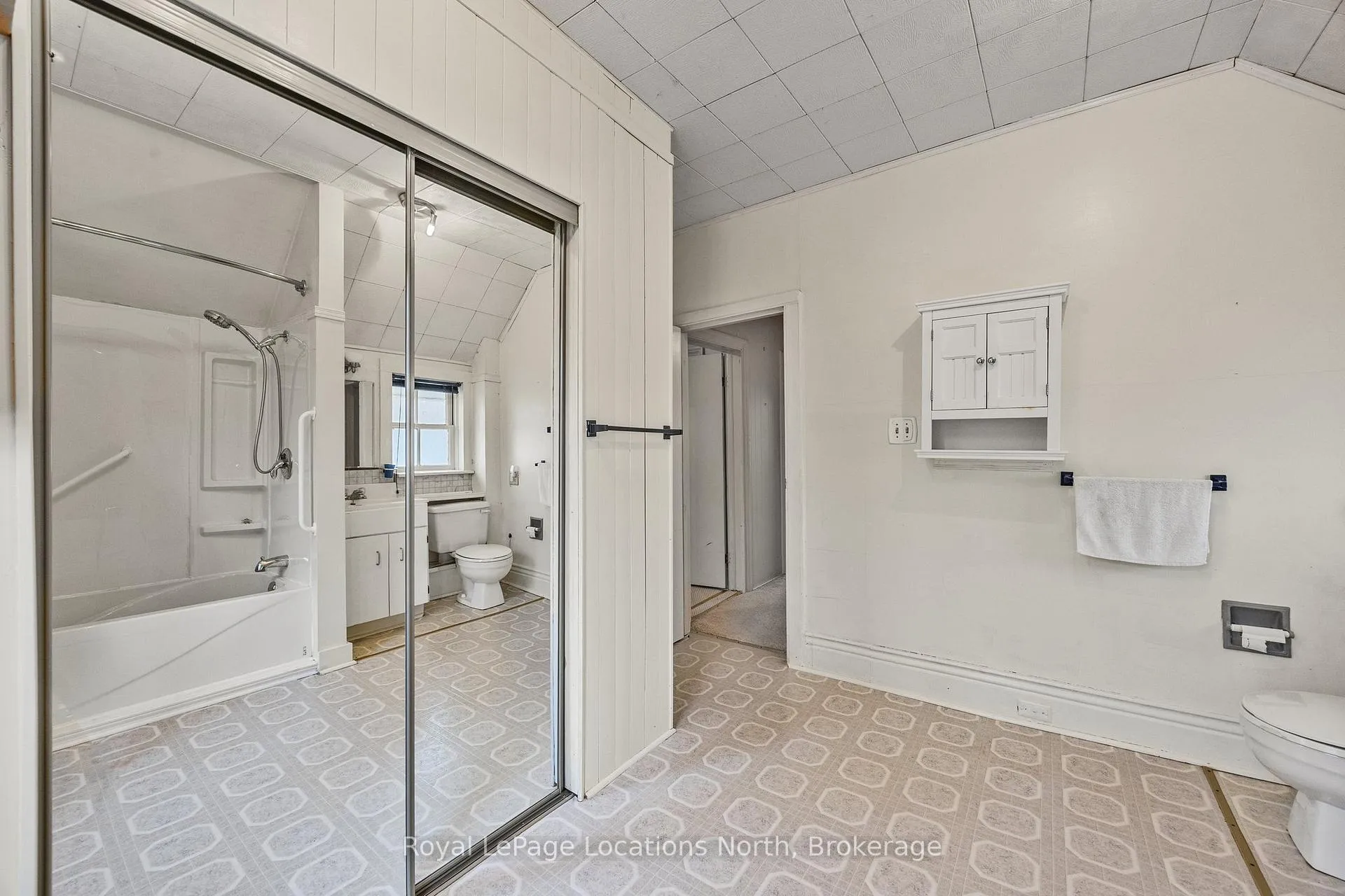 Photo 24 of 163 Henry Street, Meaford — HOMEH