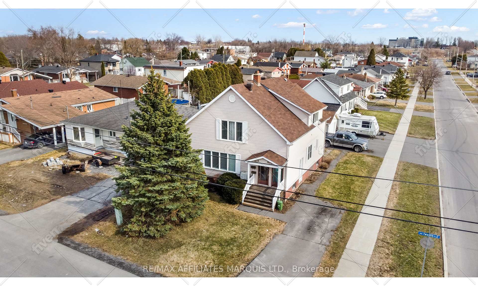 Photo 1 of 613 Twelfth Street E, Cornwall — HOMEH