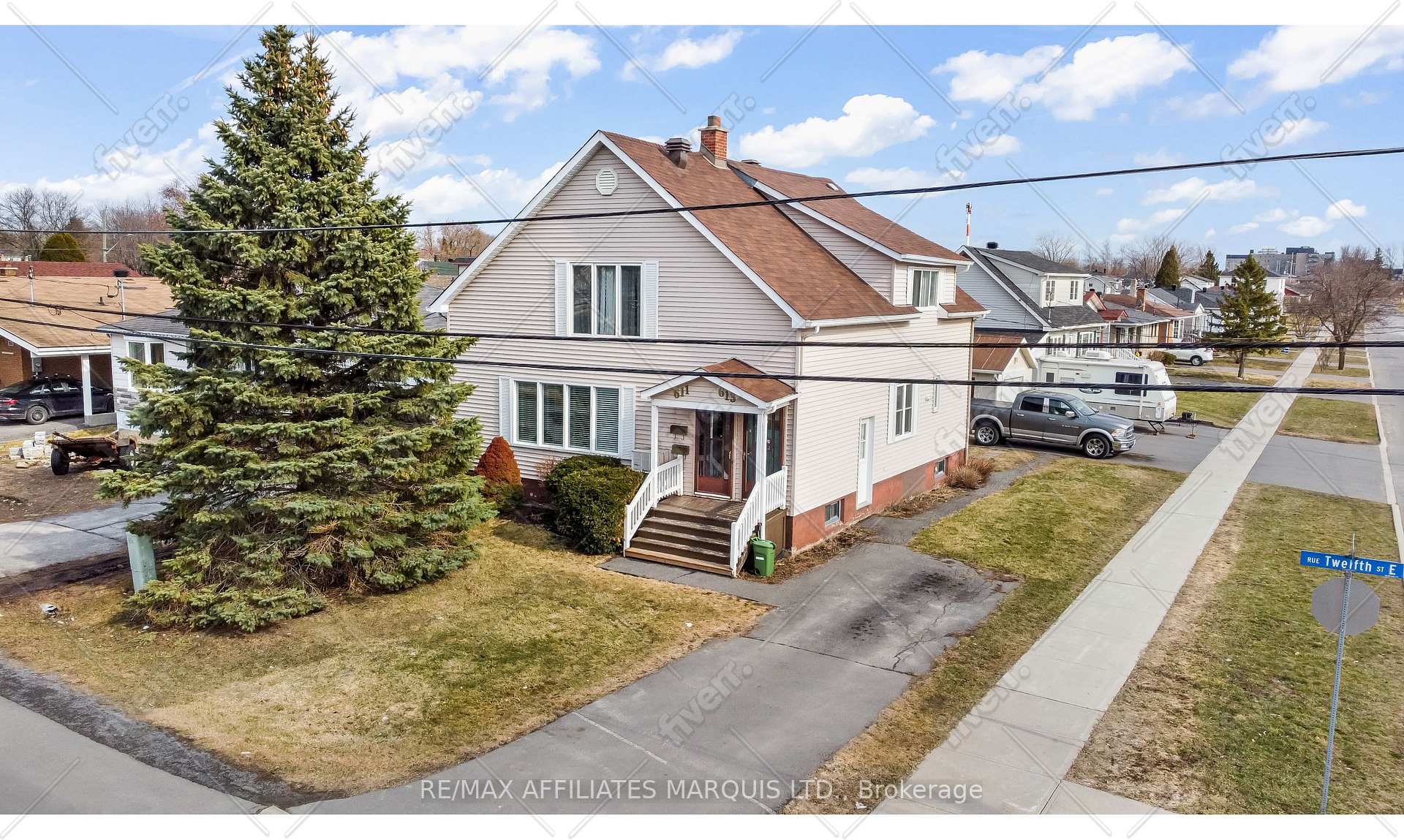 Photo 2 of 613 Twelfth Street E, Cornwall — HOMEH