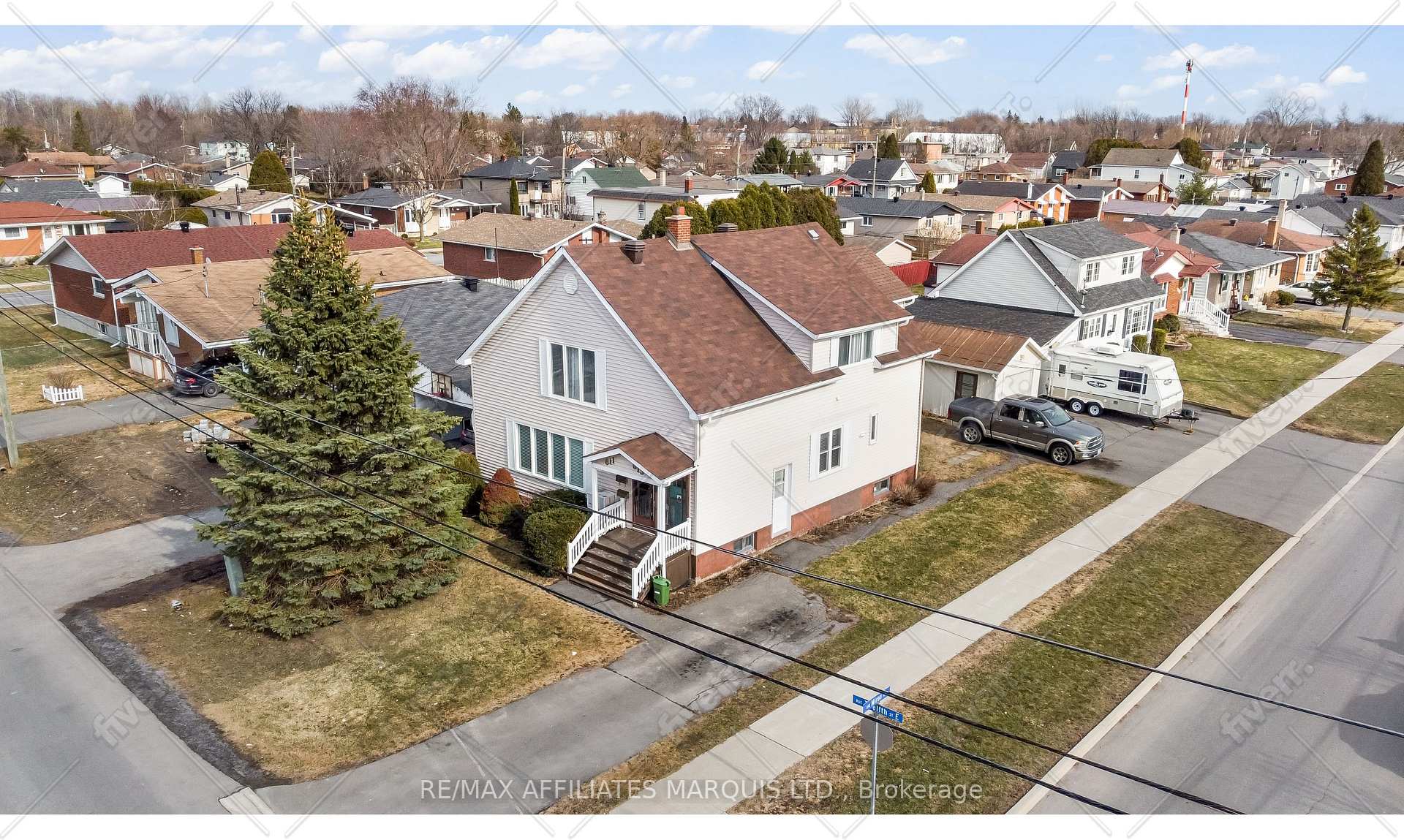 Photo 6 of 613 Twelfth Street E, Cornwall — HOMEH