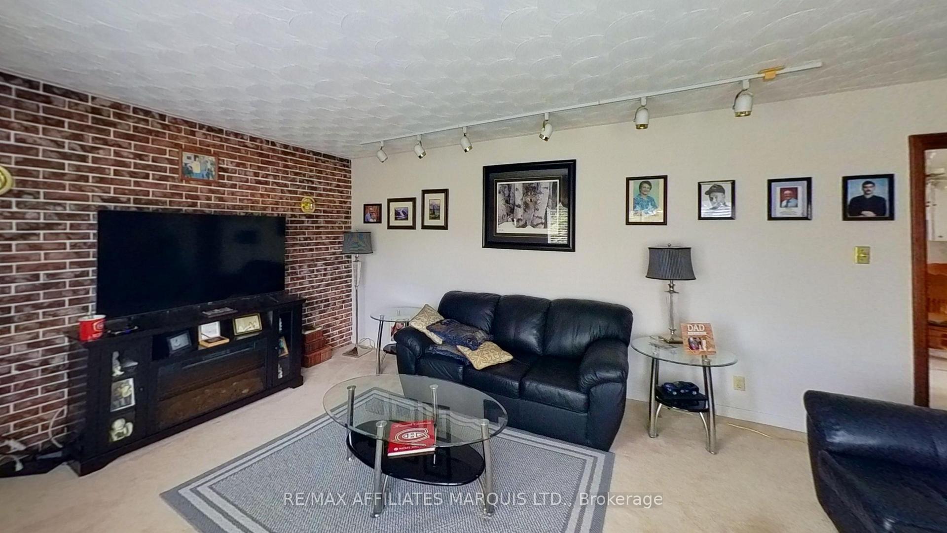 Photo 9 of 613 Twelfth Street E, Cornwall — HOMEH