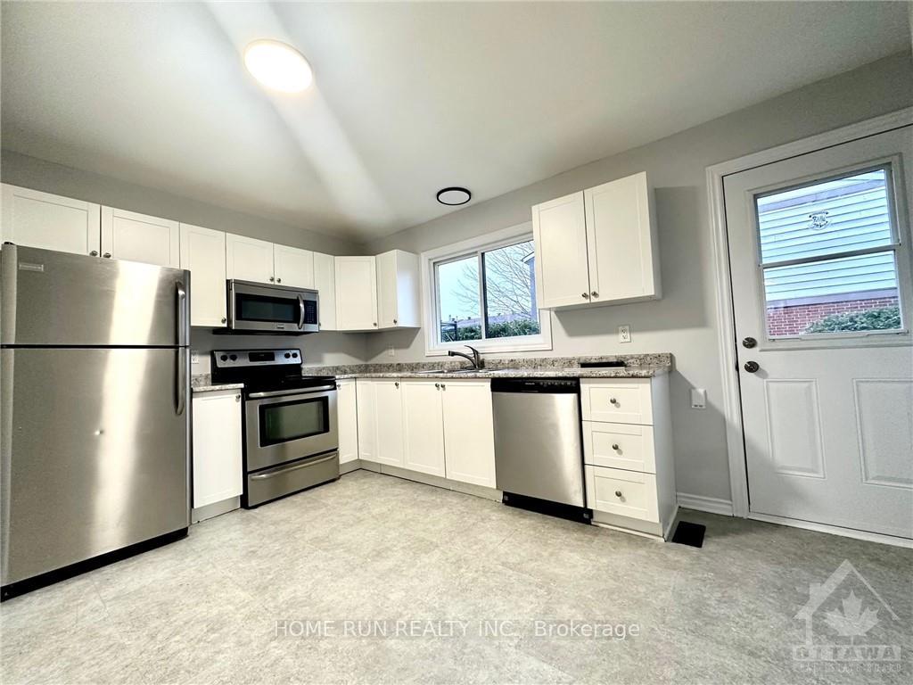 Photo 4 of 8B Knollsbrook Drive, Ottawa, Barrhaven - Knollsbrook — HOMEH