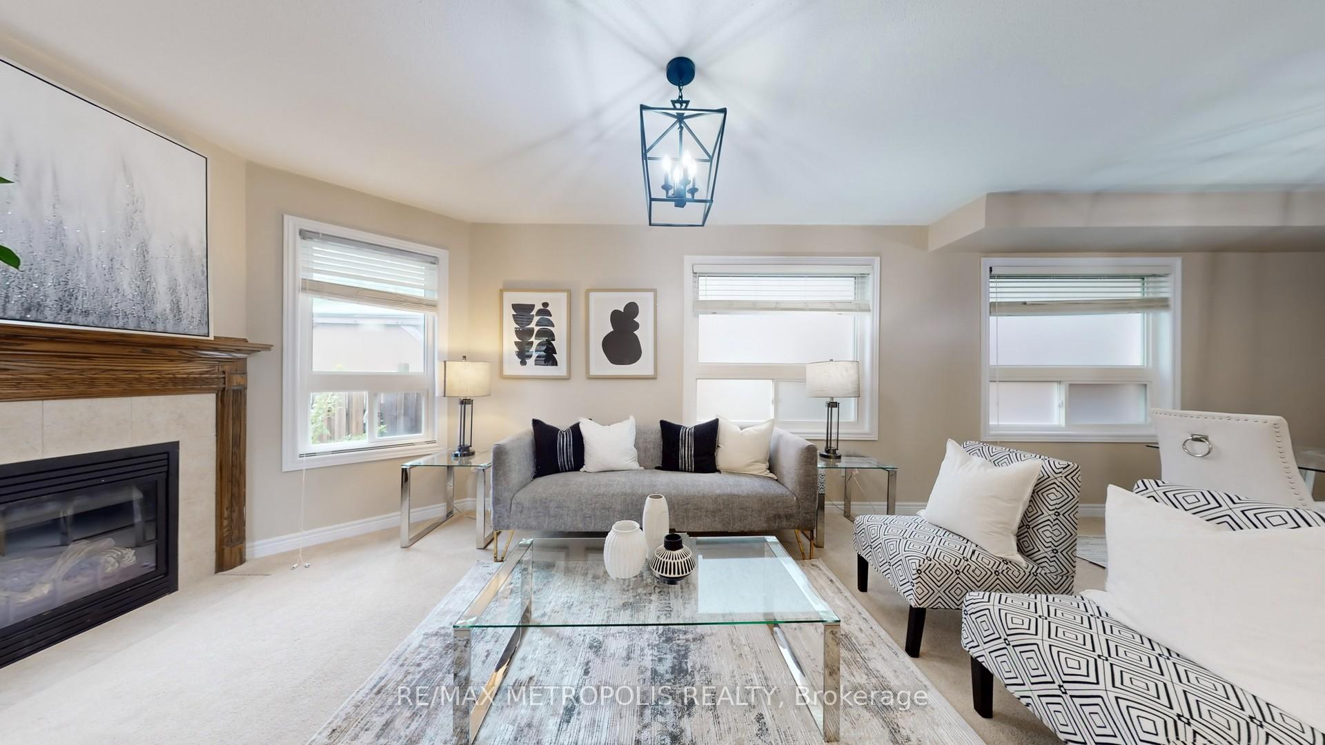 Photo 4 of 192 Avondale Drive, Clarington, Courtice — HOMEH
