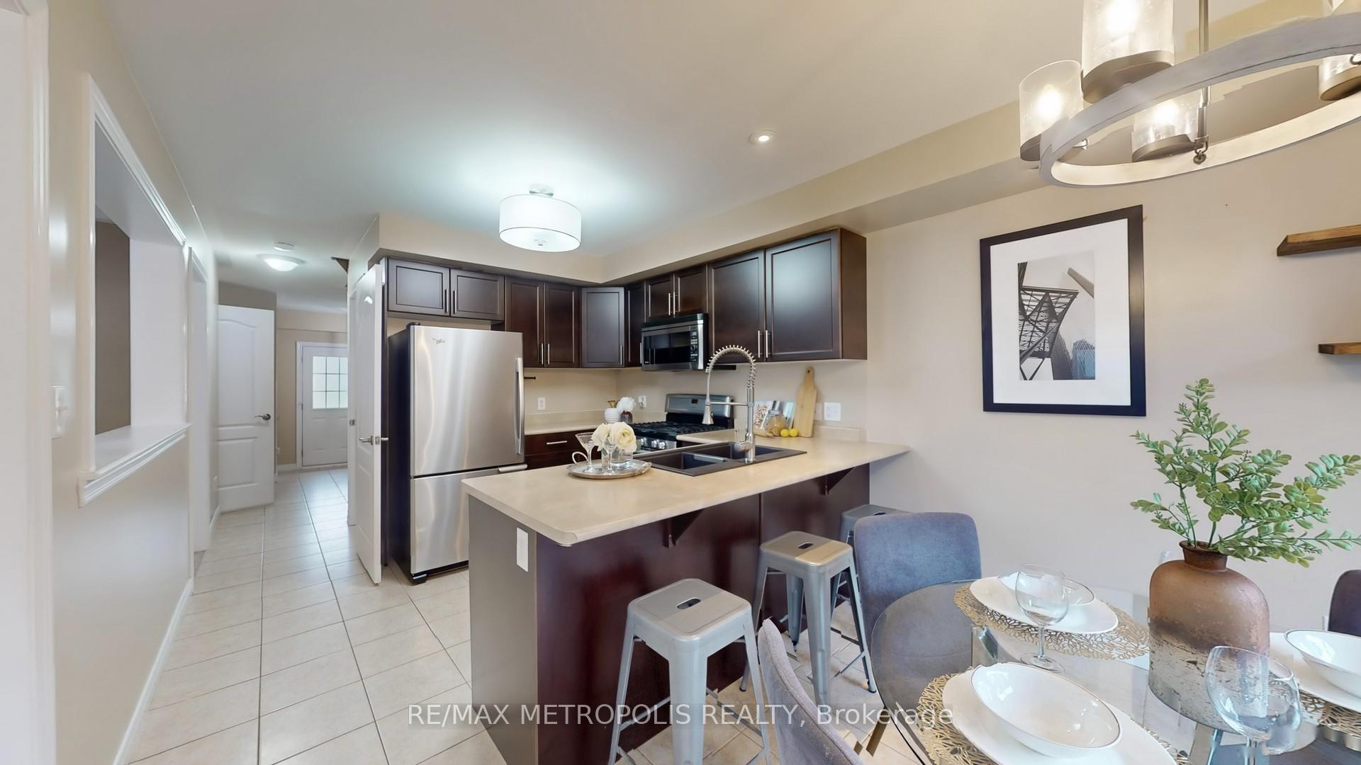 Photo 5 of 192 Avondale Drive, Clarington, Courtice — HOMEH