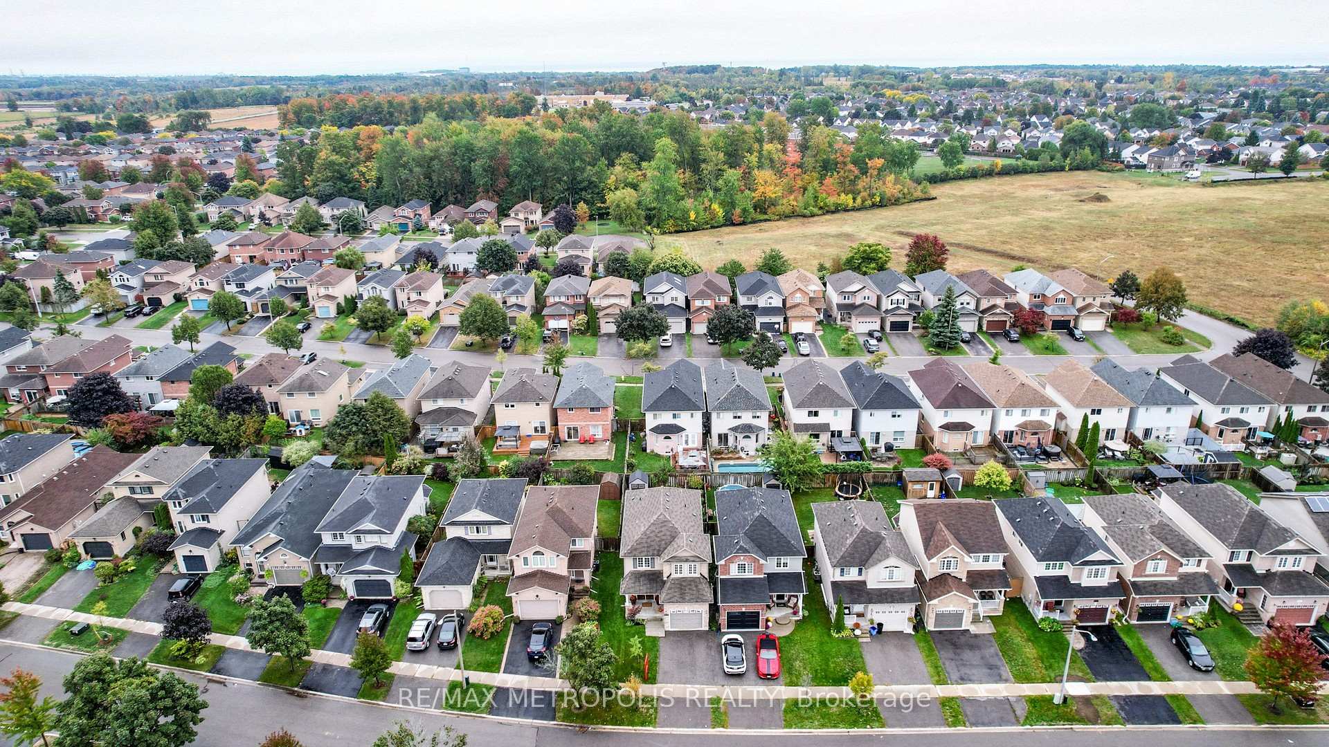 Photo 37 of 192 Avondale Drive, Clarington, Courtice — HOMEH