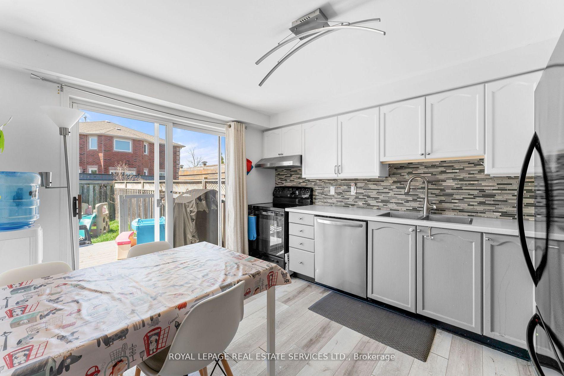 Photo 8 of 4 Weymouth Road, Barrie, Georgian Drive — HOMEH