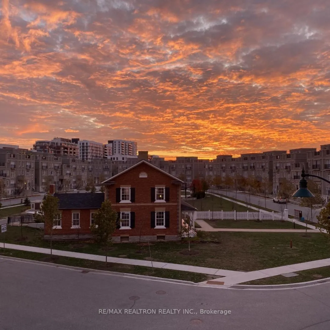 Photo 6 of Unit 303, 111 Upper Duke Crescent, Markham, Unionville — HOMEH