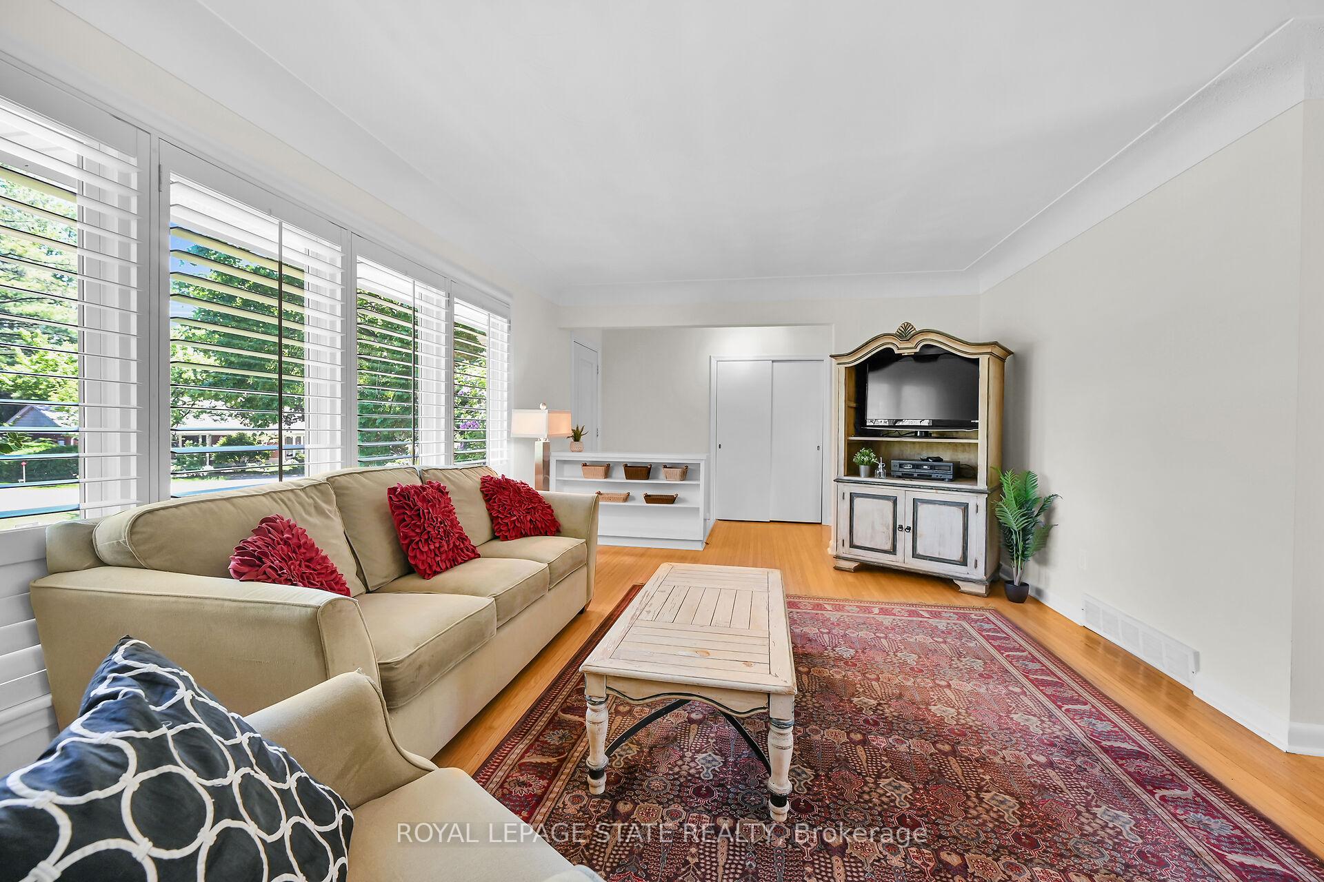 Photo 31 of 128 Oneida Boulevard, Hamilton, Ancaster — HOMEH