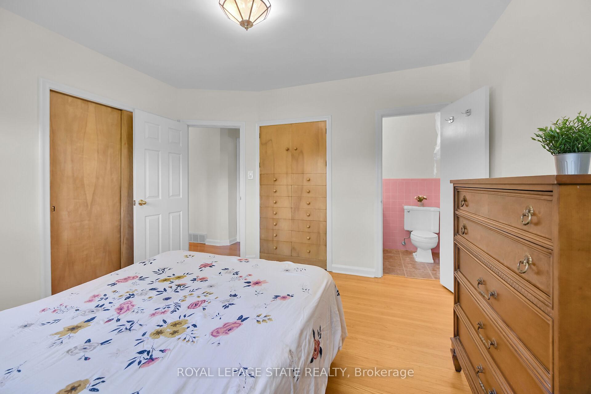 Photo 12 of 128 Oneida Boulevard, Hamilton, Ancaster — HOMEH