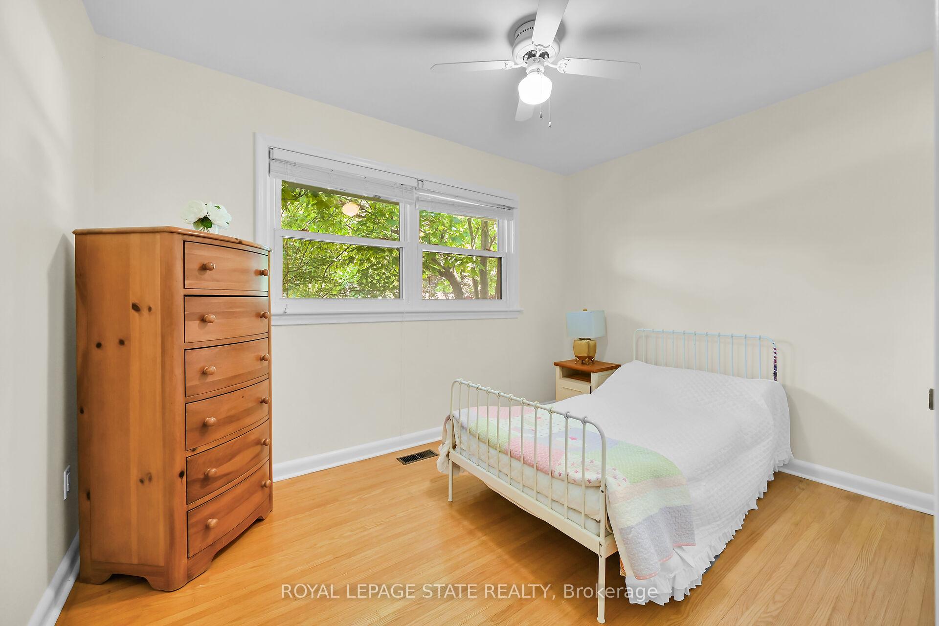 Photo 9 of 128 Oneida Boulevard, Hamilton, Ancaster — HOMEH