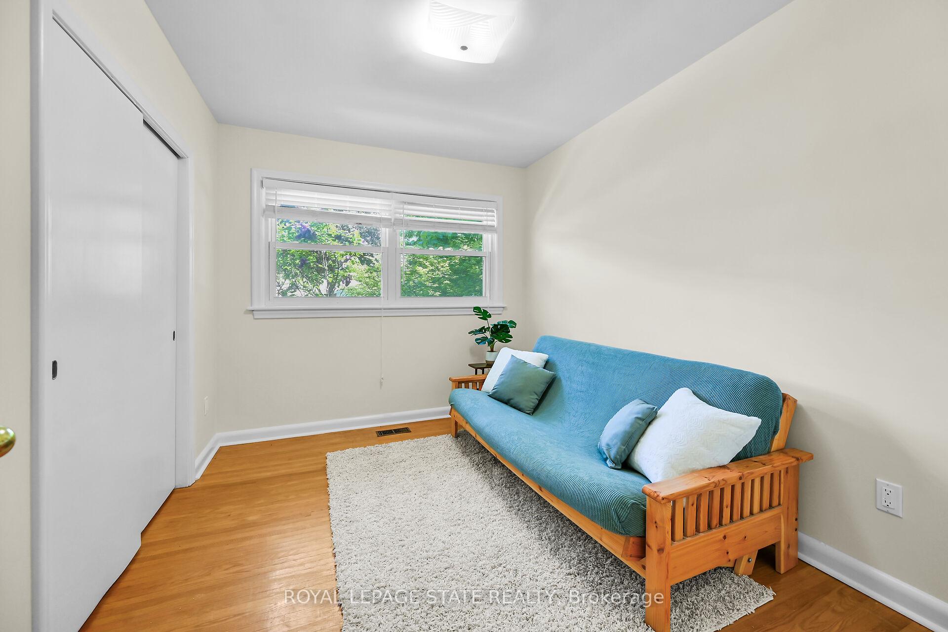 Photo 14 of 128 Oneida Boulevard, Hamilton, Ancaster — HOMEH