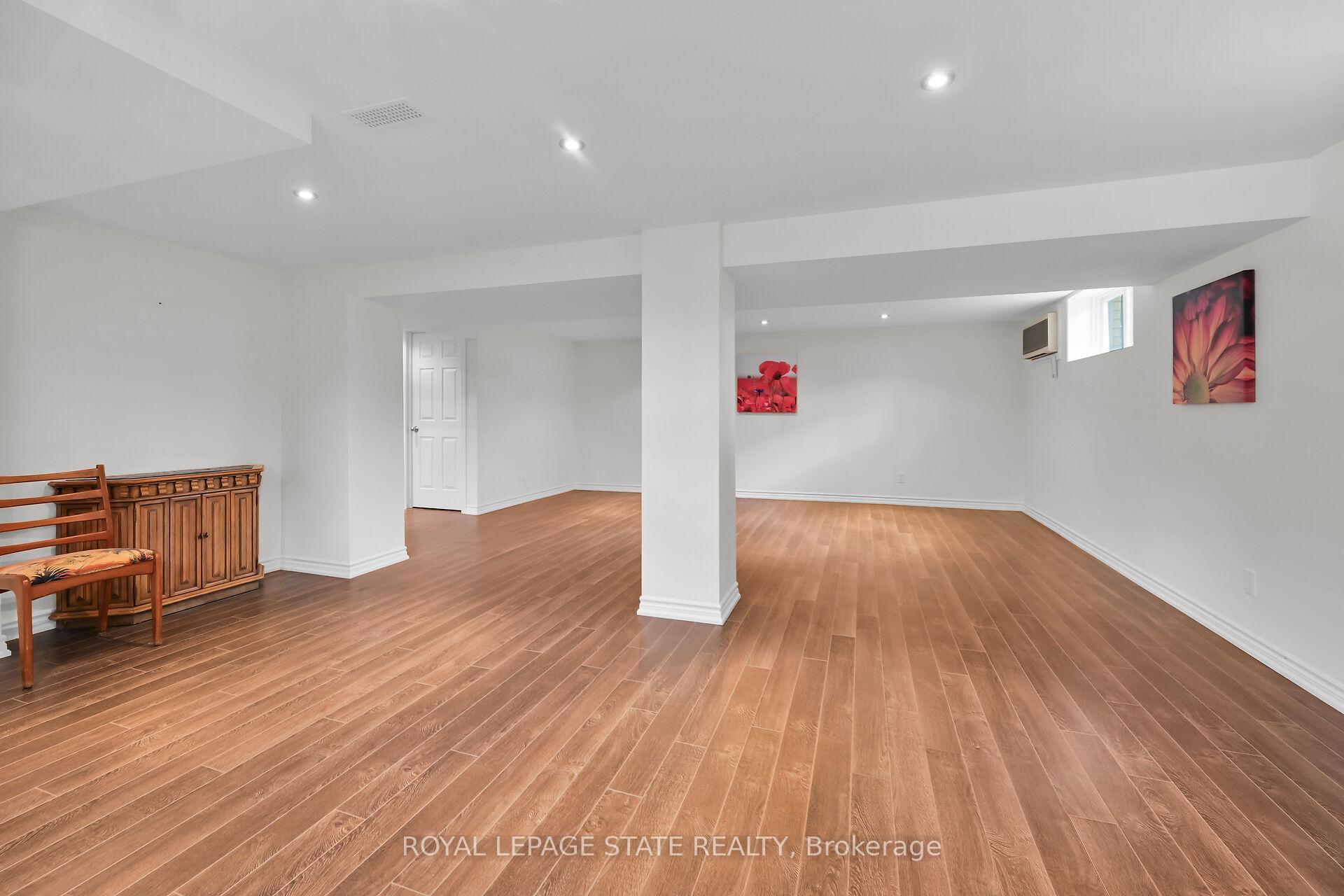 Photo 33 of 128 Oneida Boulevard, Hamilton, Ancaster — HOMEH