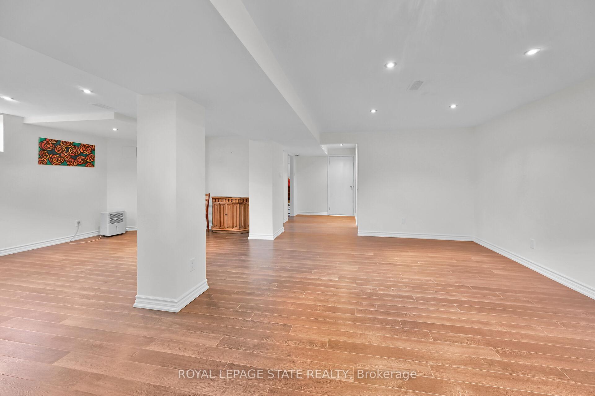 Photo 45 of 128 Oneida Boulevard, Hamilton, Ancaster — HOMEH