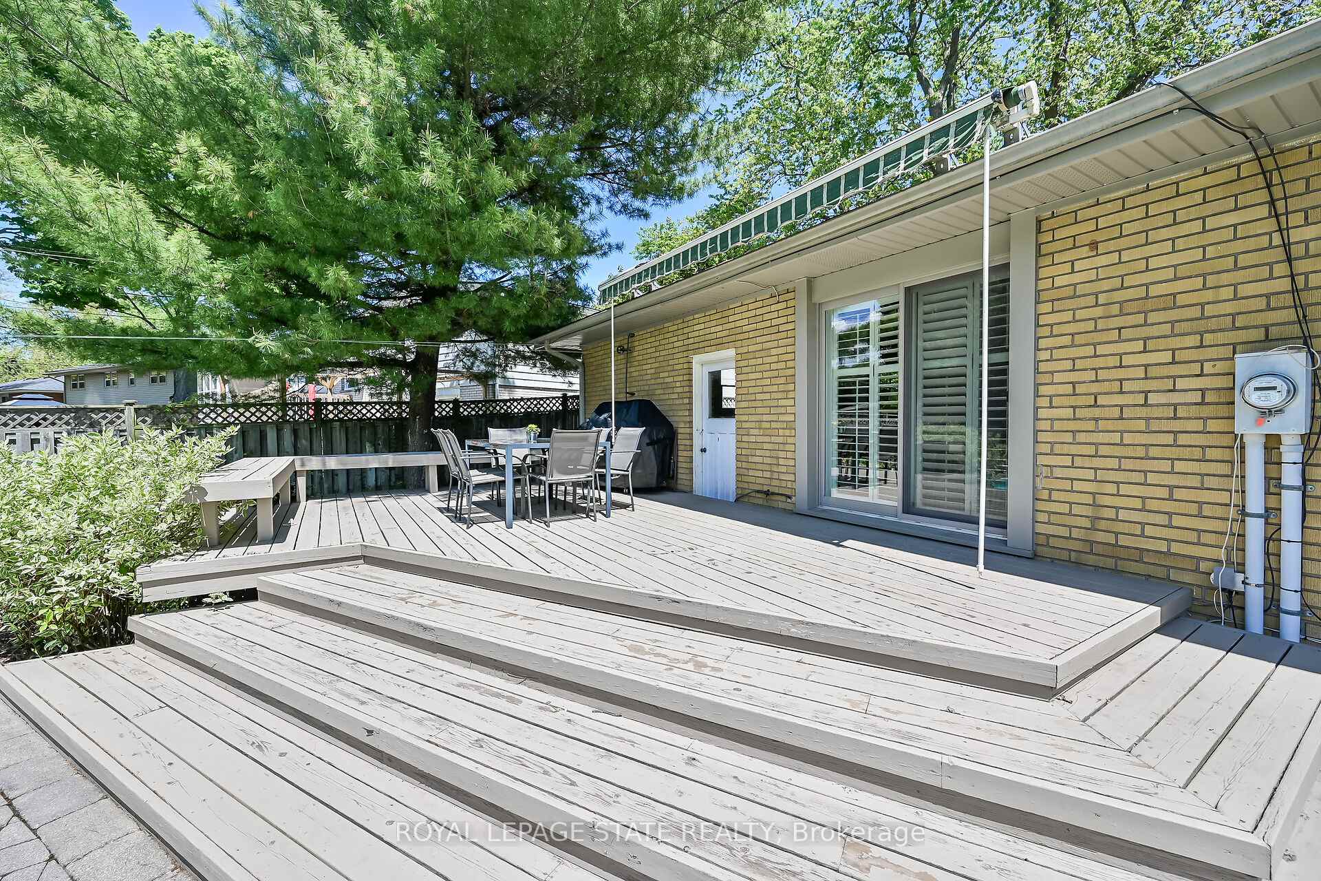 Photo 38 of 128 Oneida Boulevard, Hamilton, Ancaster — HOMEH