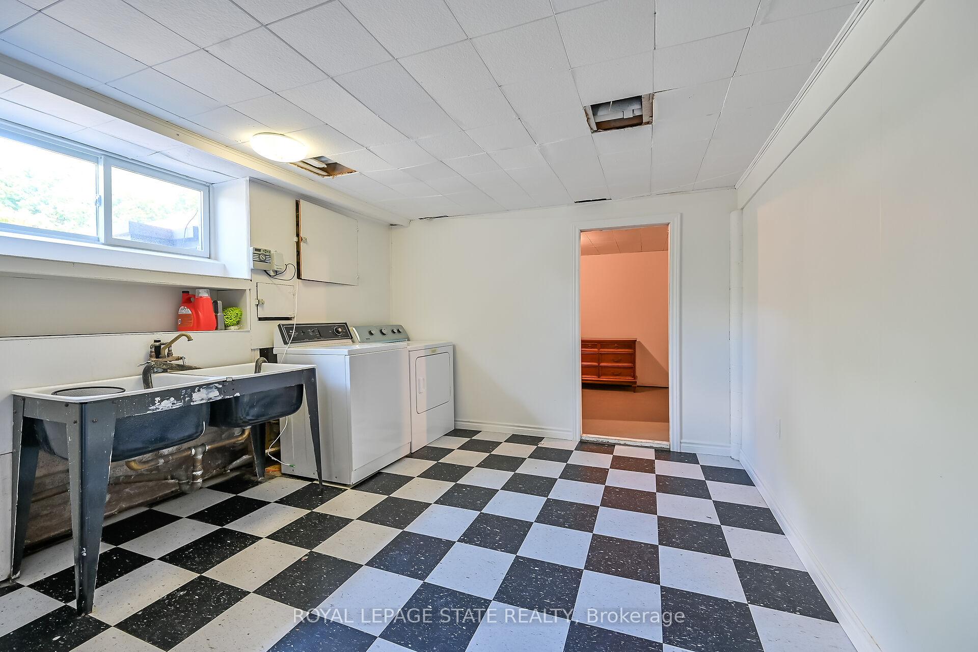 Photo 19 of 128 Oneida Boulevard, Hamilton, Ancaster — HOMEH