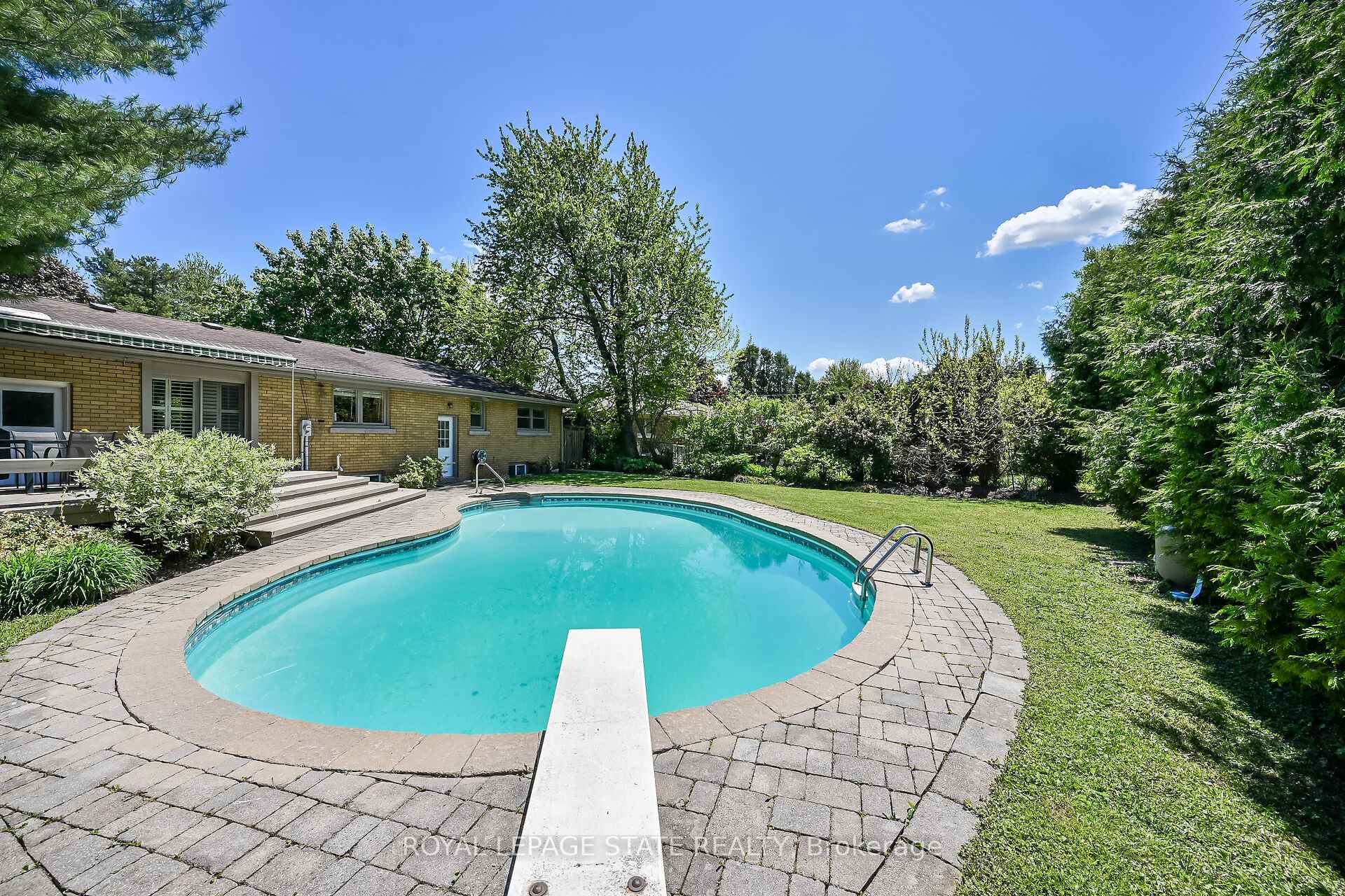 Photo 22 of 128 Oneida Boulevard, Hamilton, Ancaster — HOMEH