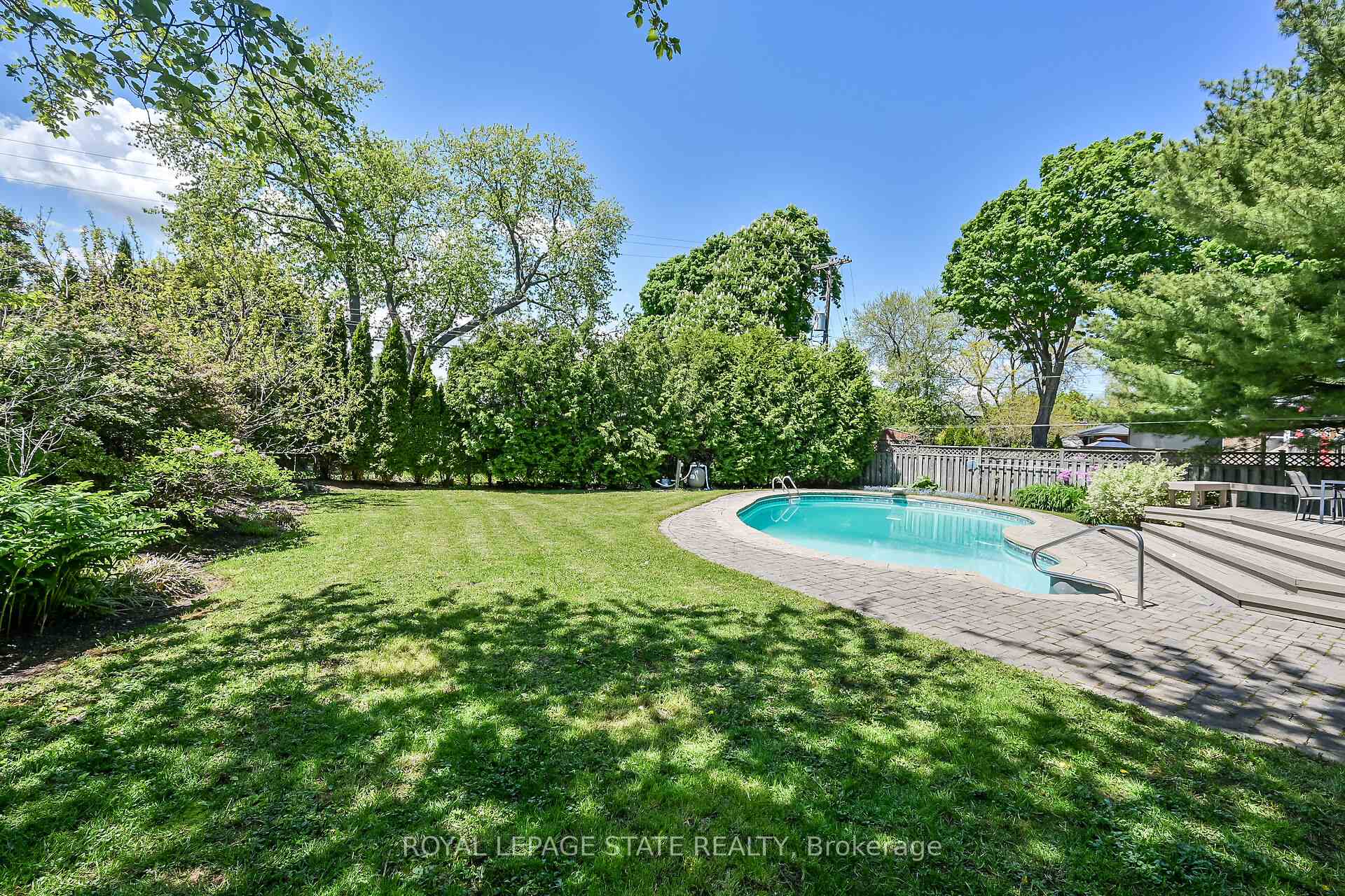 Photo 26 of 128 Oneida Boulevard, Hamilton, Ancaster — HOMEH