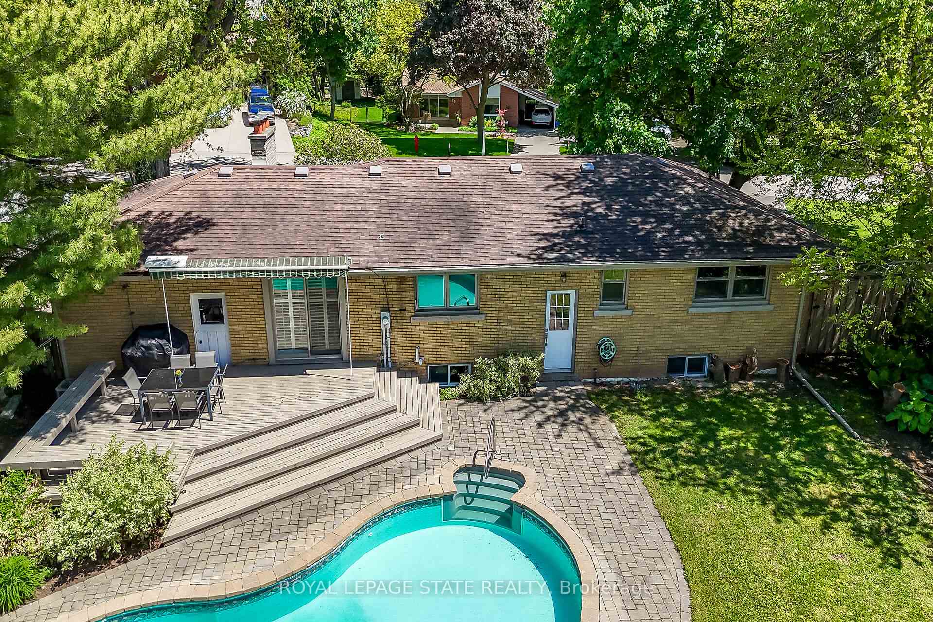 Photo 36 of 128 Oneida Boulevard, Hamilton, Ancaster — HOMEH