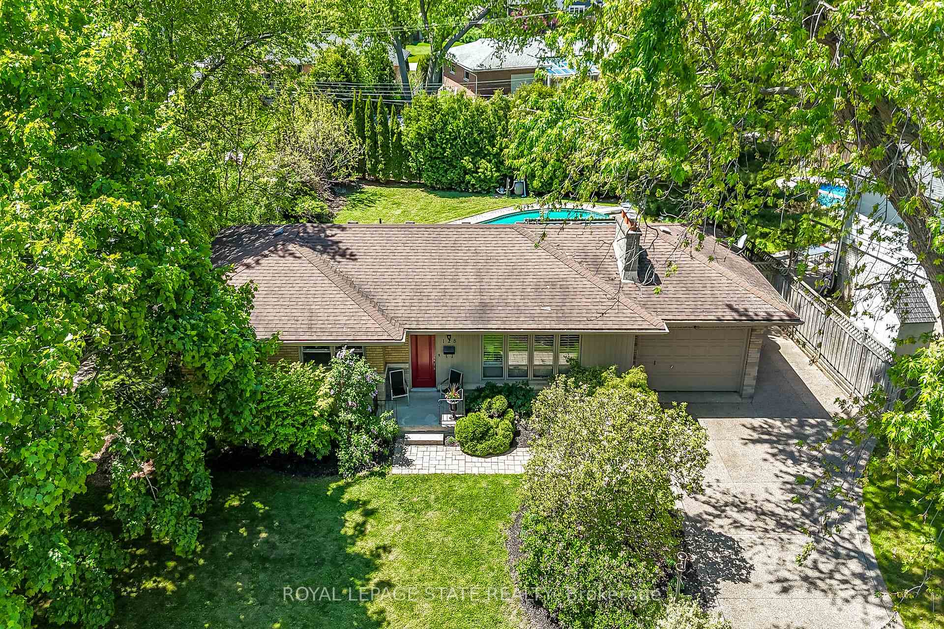 Photo 41 of 128 Oneida Boulevard, Hamilton, Ancaster — HOMEH