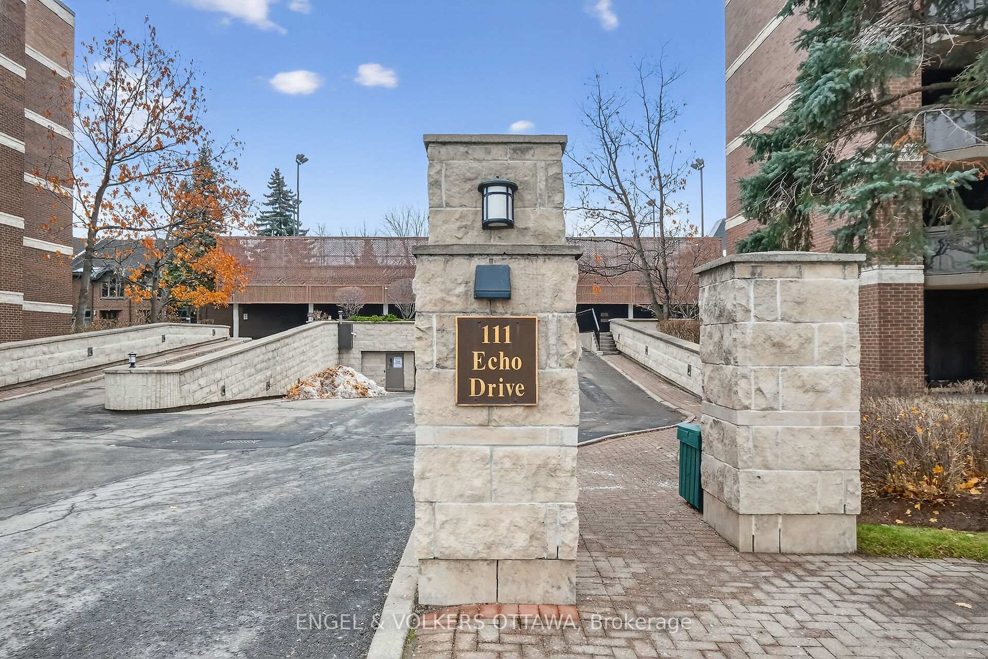 Photo 1 of Unit C8, 111 Echo Drive W, Ottawa, Ottawa East — HOMEH