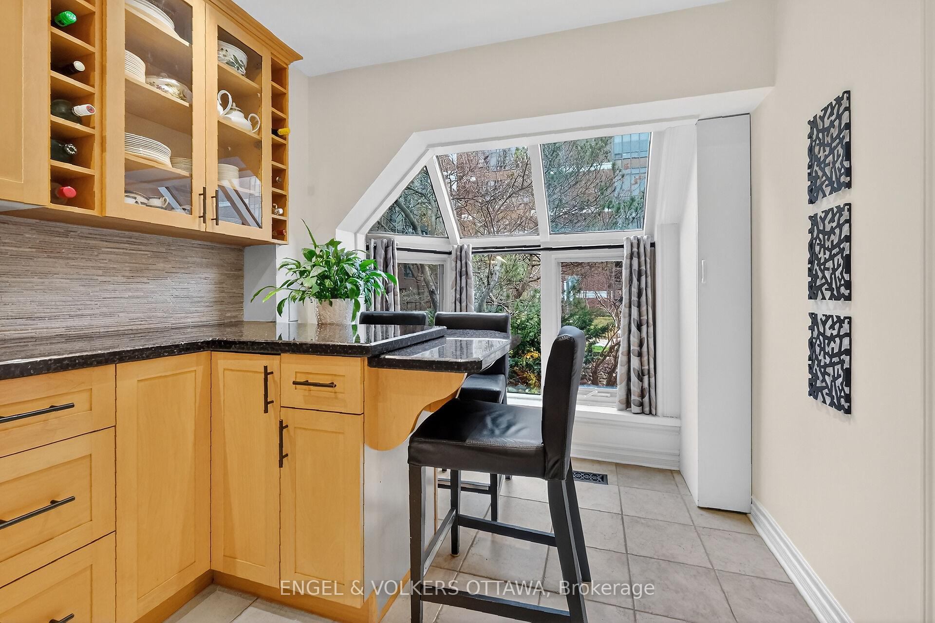Photo 2 of Unit C8, 111 Echo Drive W, Ottawa, Ottawa East — HOMEH