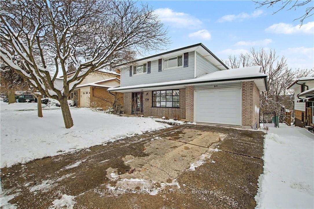 Photo 2 of 37 Sunrise Crescent, Hamilton, Dundas — HOMEH