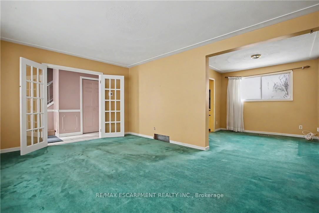 Photo 11 of 37 Sunrise Crescent, Hamilton, Dundas — HOMEH