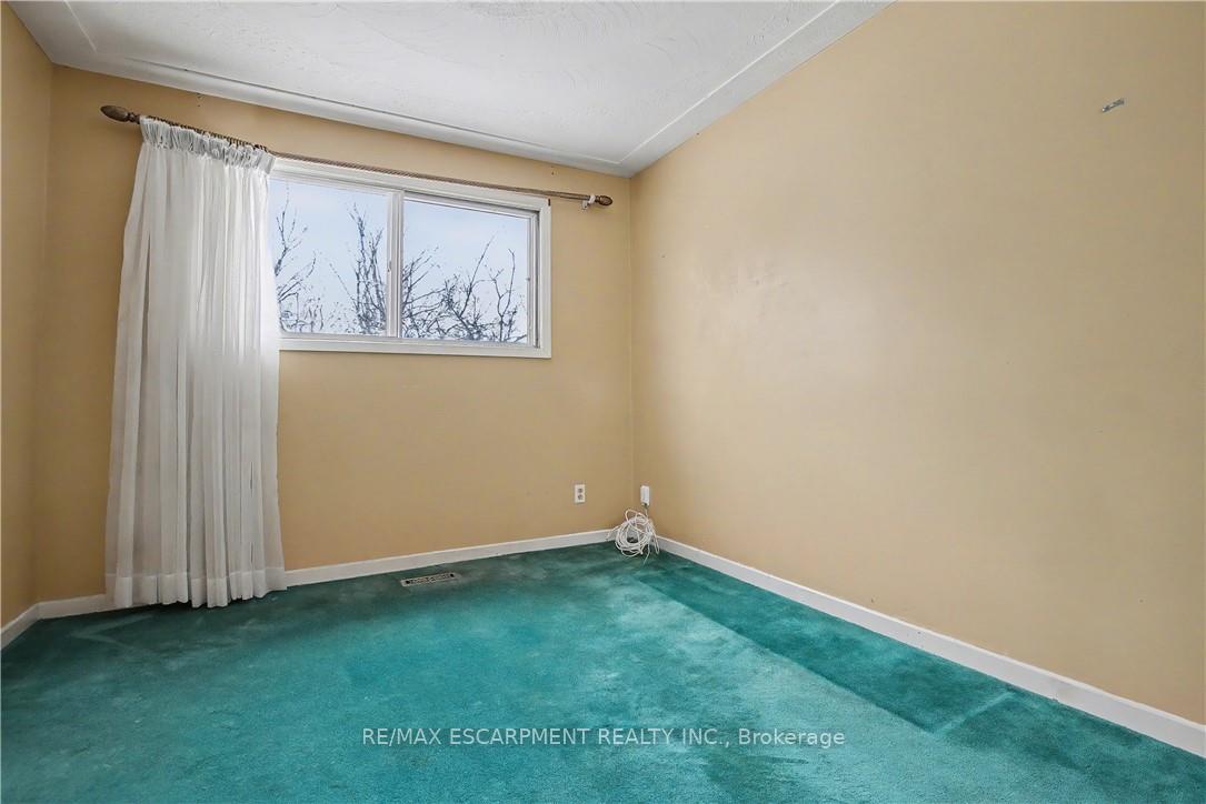 Photo 36 of 37 Sunrise Crescent, Hamilton, Dundas — HOMEH