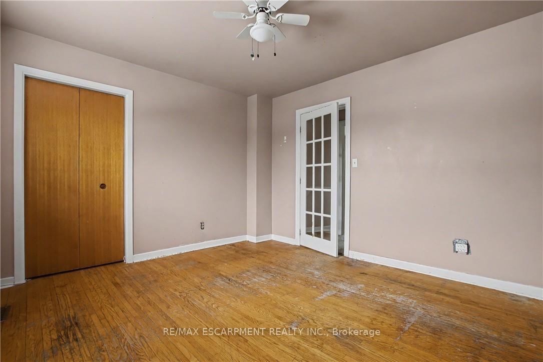 Photo 14 of 37 Sunrise Crescent, Hamilton, Dundas — HOMEH