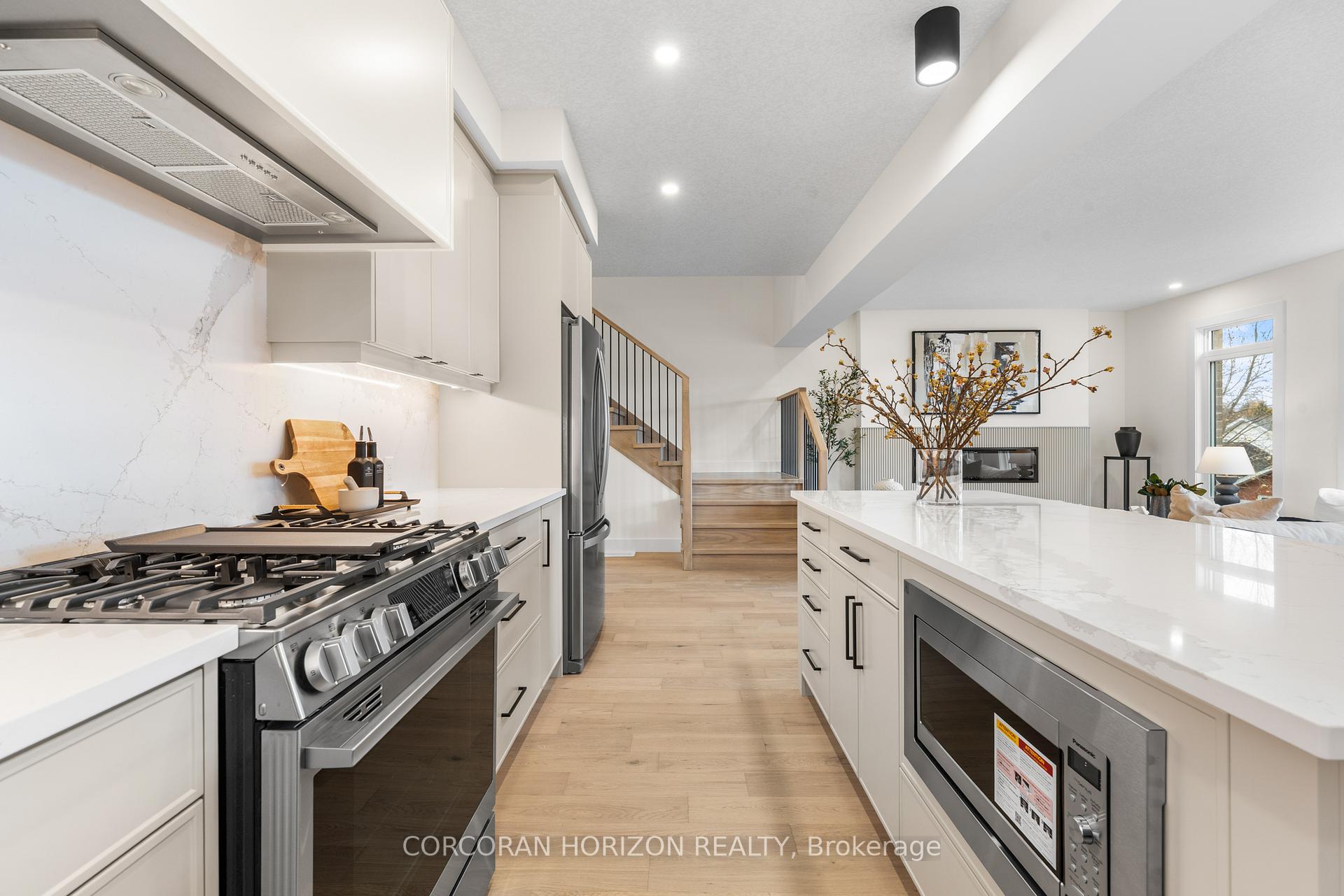 Photo 4 of 83 Dunnigan Drive, Kitchener — HOMEH
