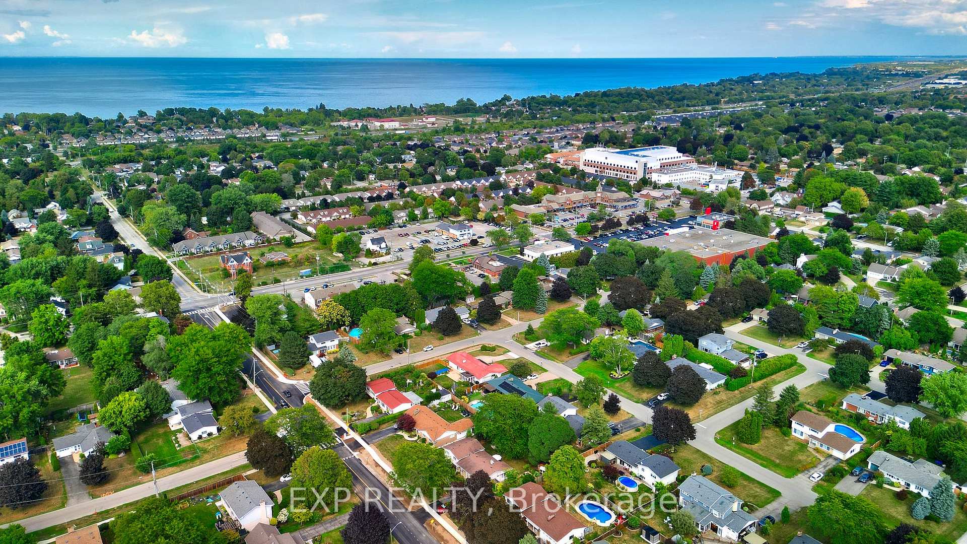 Photo 36 of 7 Redwood Drive, Grimsby, Grimsby East — HOMEH