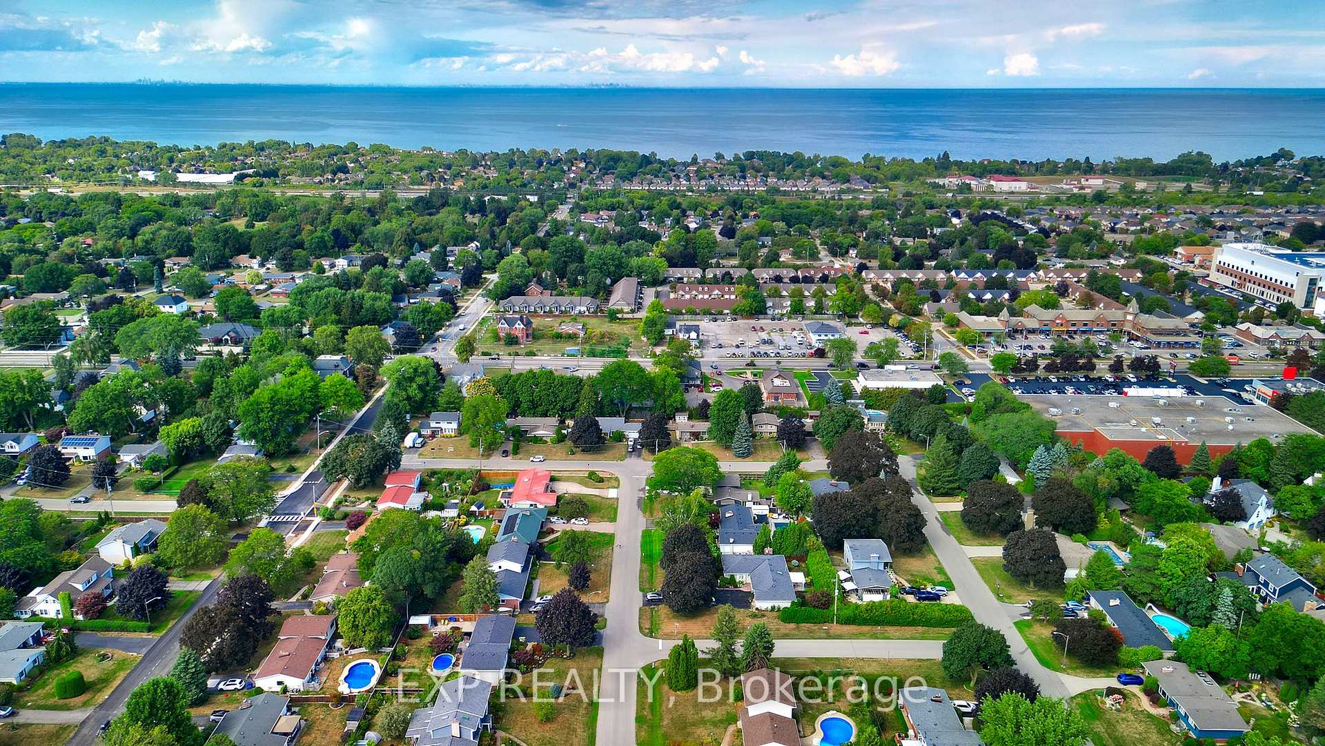 Photo 37 of 7 Redwood Drive, Grimsby, Grimsby East — HOMEH