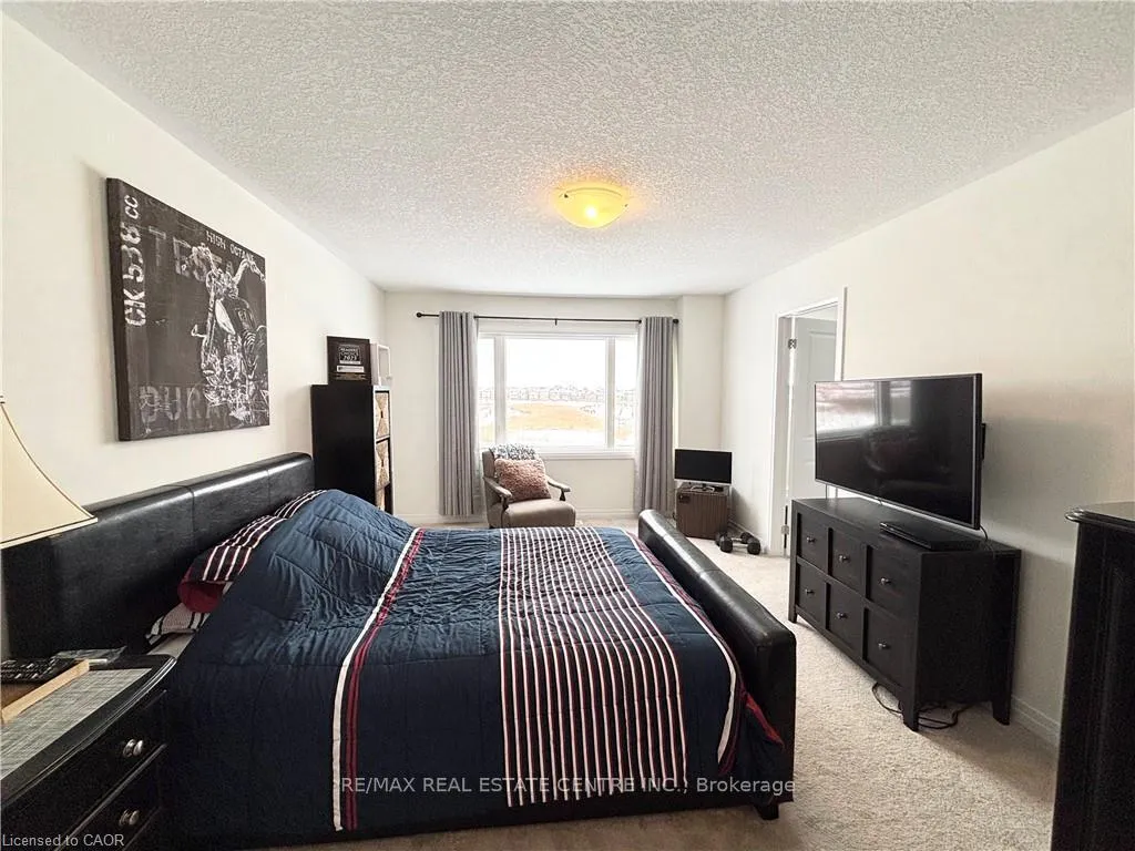 Photo 13 of Unit 10, 420 Newman Drive, Cambridge — HOMEH