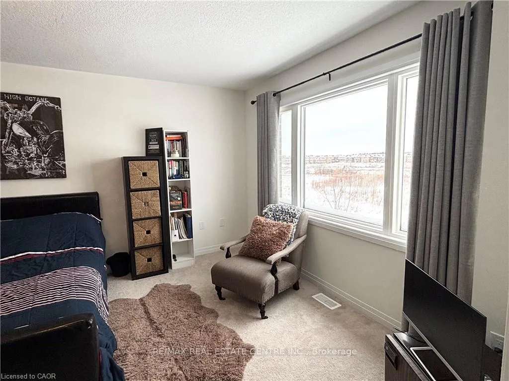 Photo 17 of Unit 10, 420 Newman Drive, Cambridge — HOMEH
