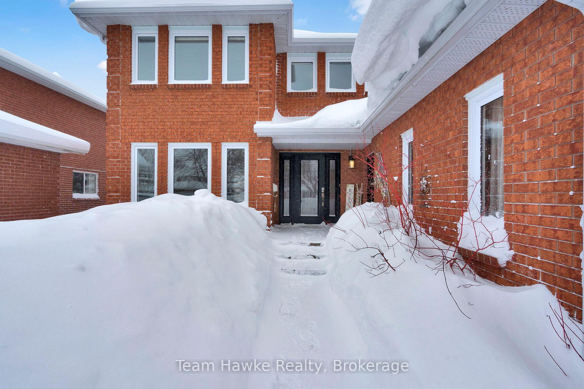 Photo 6 of 945 Dominion Avenue, Midland — HOMEH