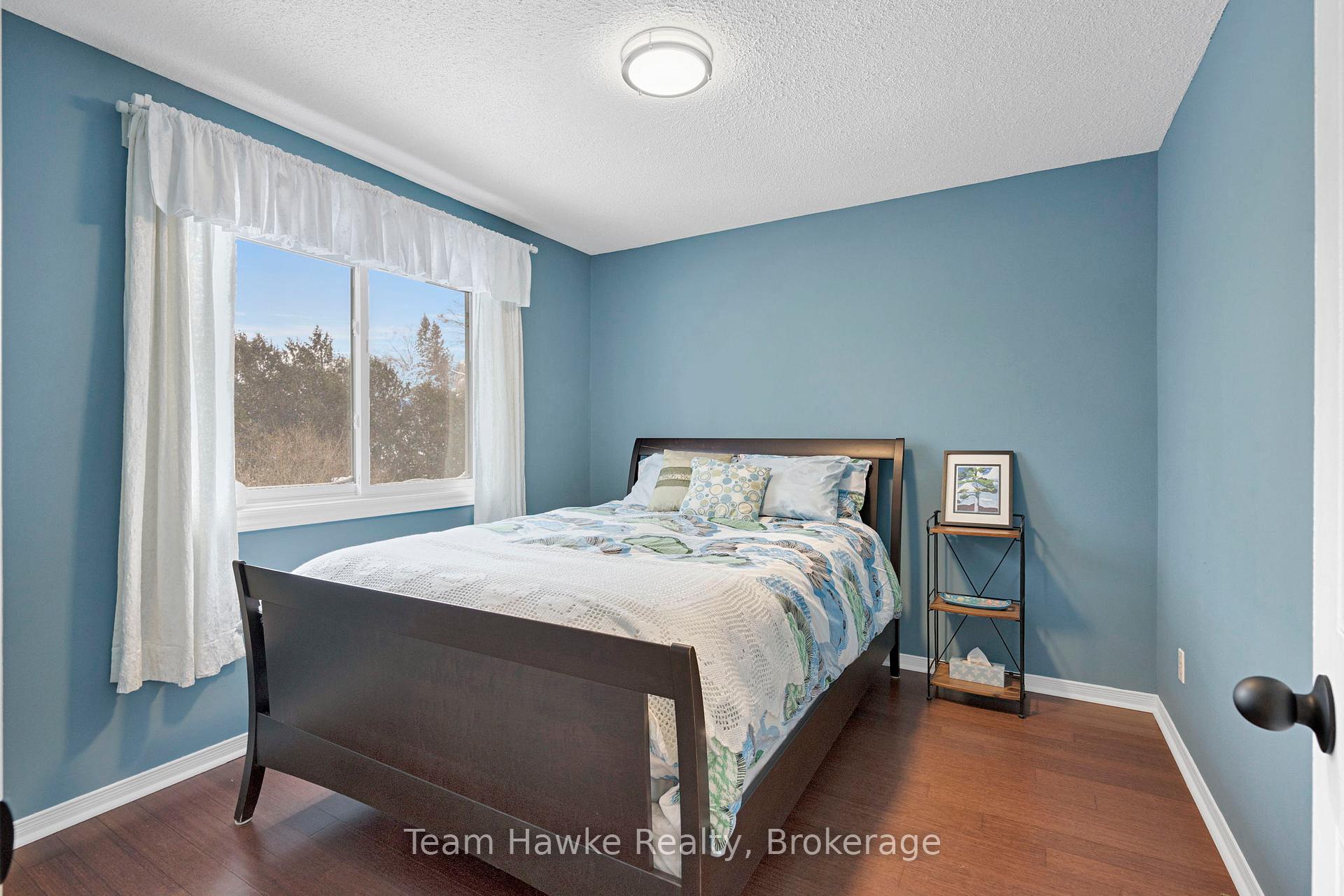 Photo 13 of 945 Dominion Avenue, Midland — HOMEH