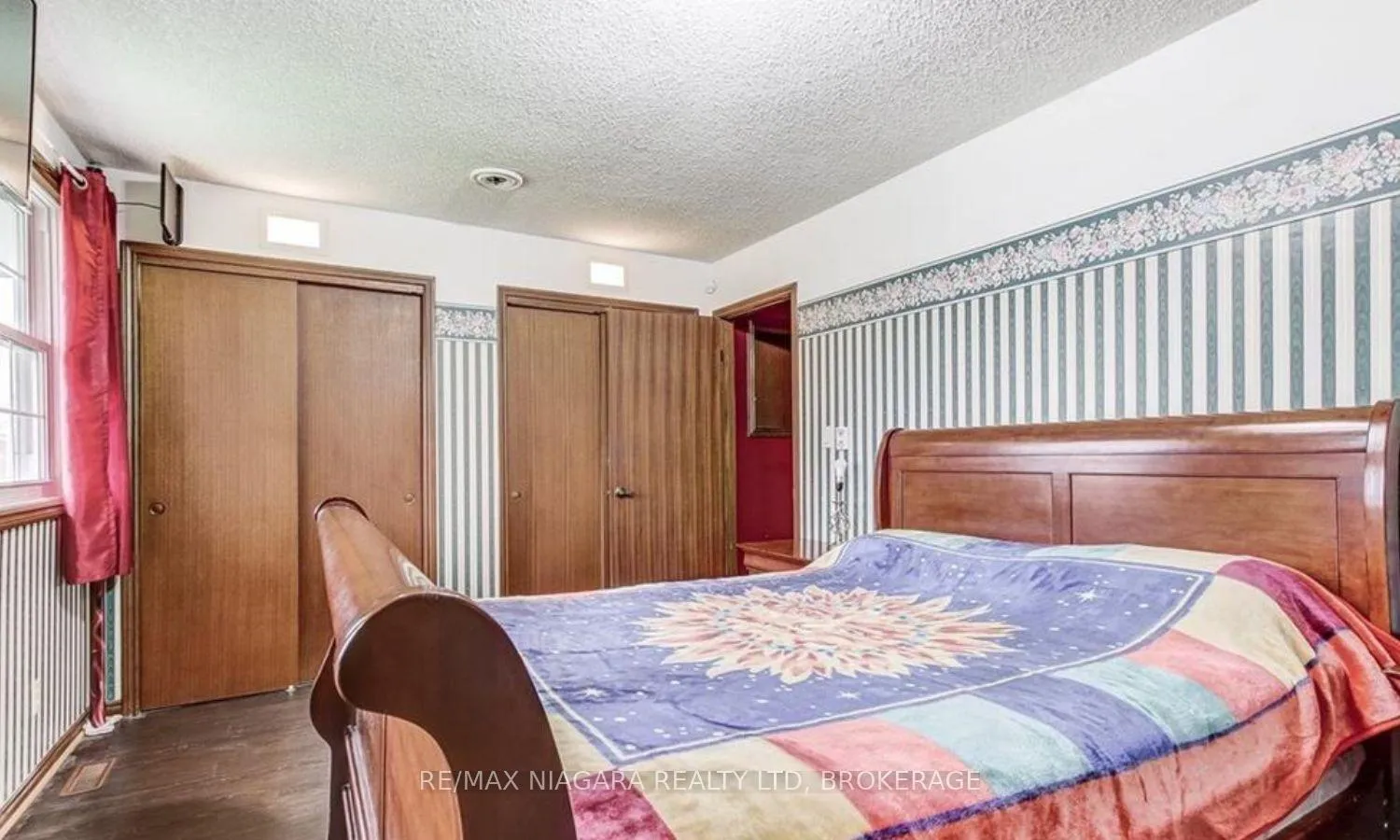 Photo 12 of 851 Forks Road E, Port Colborne, Sherkston — HOMEH