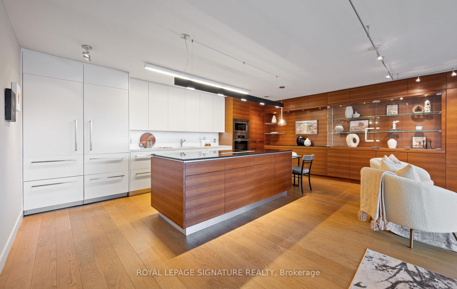 Photo 5 of Unit 409, 260 Heath Street W, Toronto, Forest Hill South — HOMEH