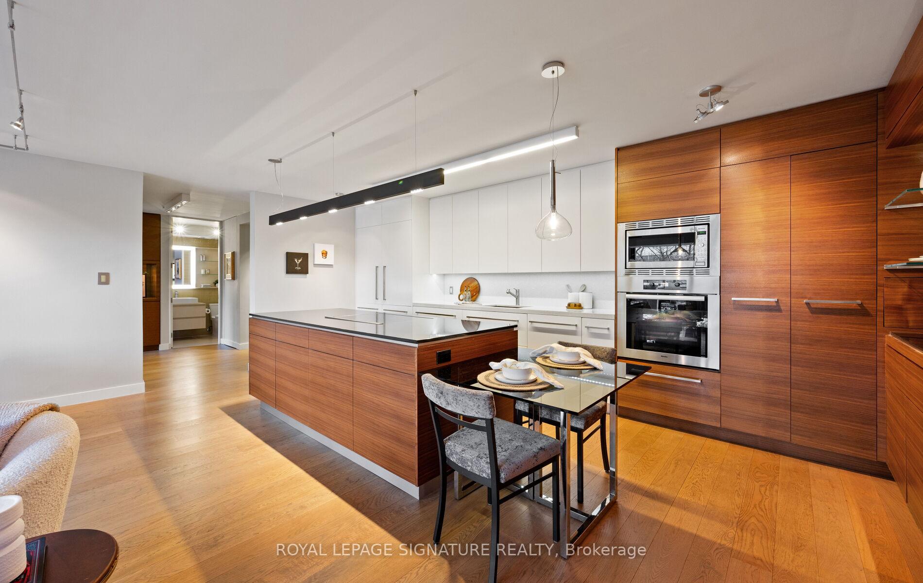 Photo 3 of Unit 409, 260 Heath Street W, Toronto, Forest Hill South — HOMEH