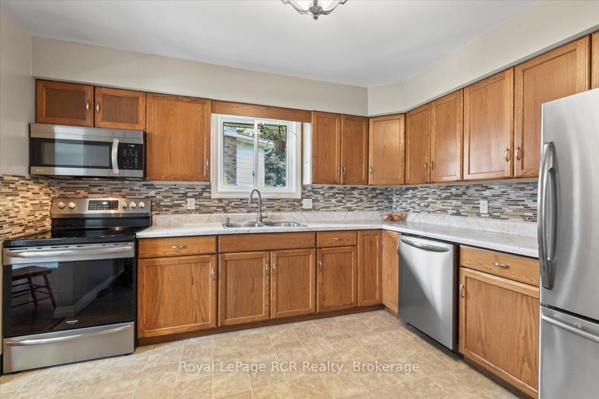 Photo 11 of 698 15th Street Close, Hanover — HOMEH
