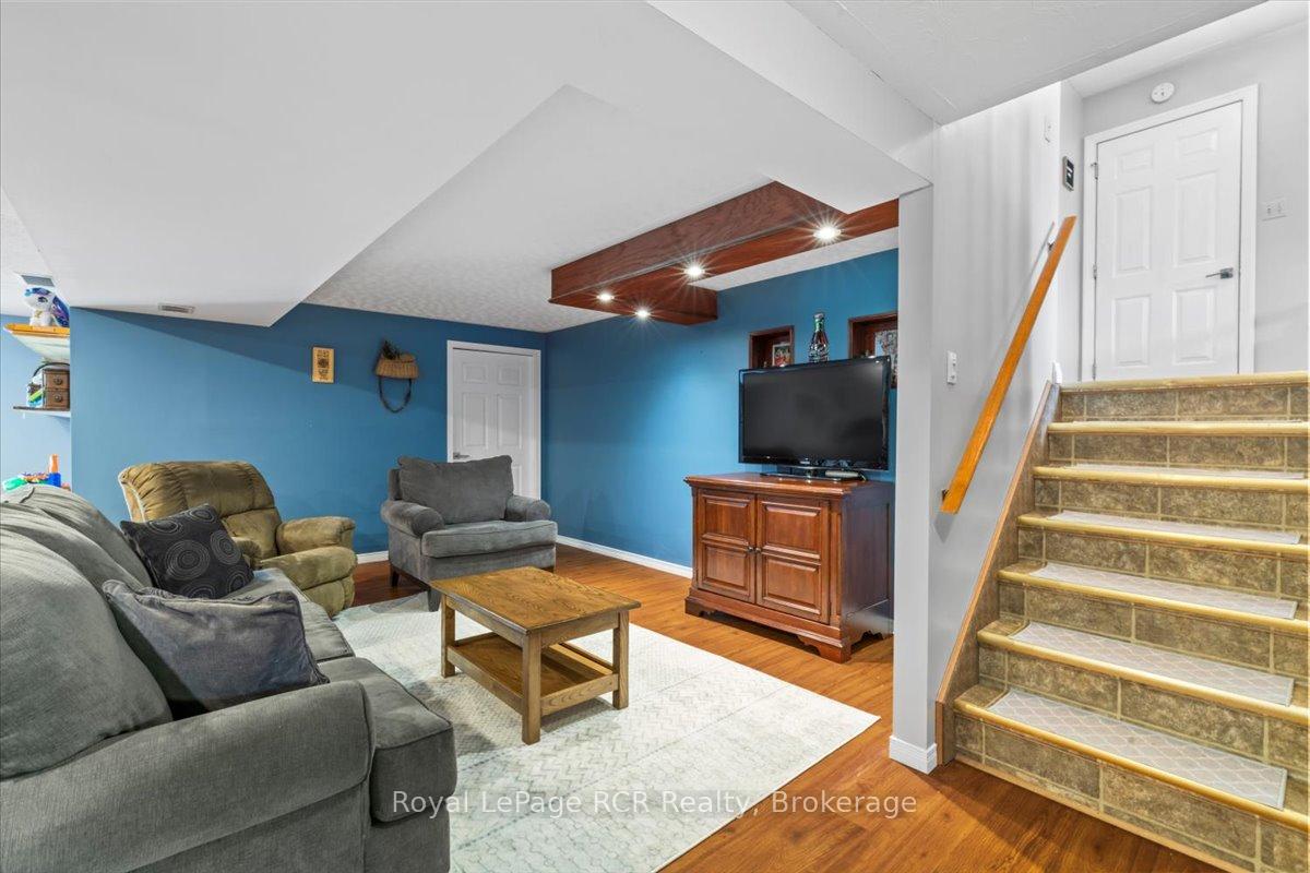 Photo 19 of 698 15th Street Close, Hanover — HOMEH