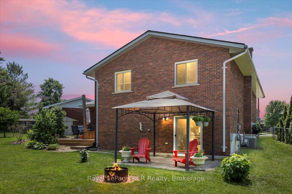 Photo 32 of 698 15th Street Close, Hanover — HOMEH