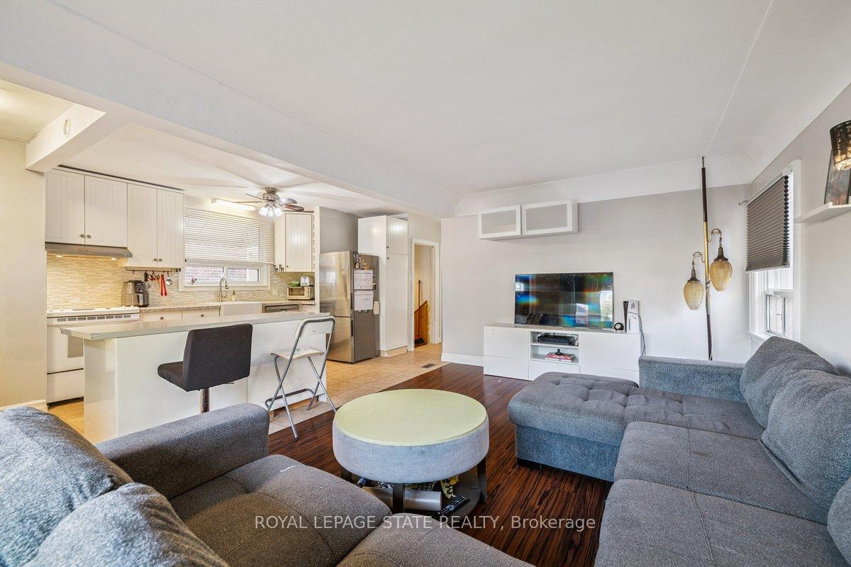 Photo 5 of 8 Wavell Avenue, Hamilton, Centremount — HOMEH