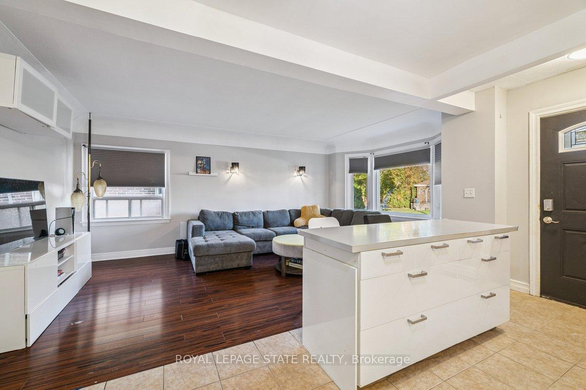 Photo 7 of 8 Wavell Avenue, Hamilton, Centremount — HOMEH