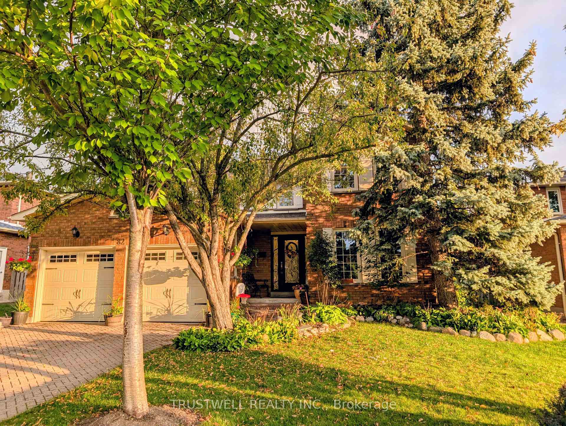 Front of 82 Long Island Crescent